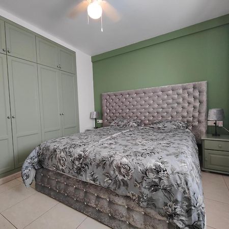 1 Bedroom Apartment In The Center Of Caleta De Fuste Bagian luar foto